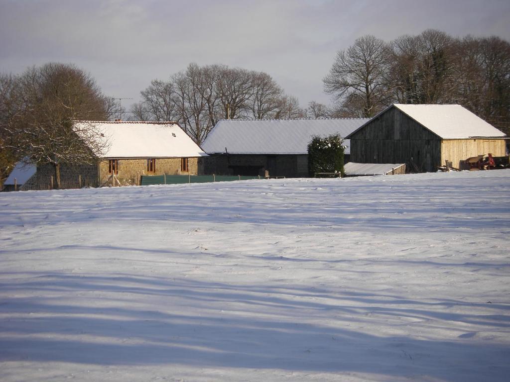 拉克鲁艾住宿加早餐旅馆 Sainte-Marie-du-Bois  外观 照片